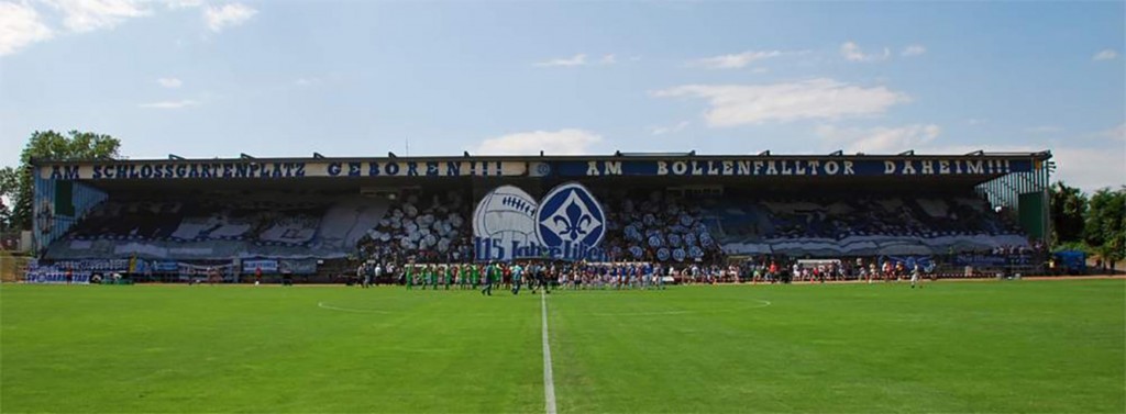 In unseren Augen die beste Heimspiel-Choreo: 115 Jahre „Lilien“ (vorm Pokalmatch gegen Gladbach am 04.08.2013, Endergebnis 5:4 im Elfmeterschießen.)