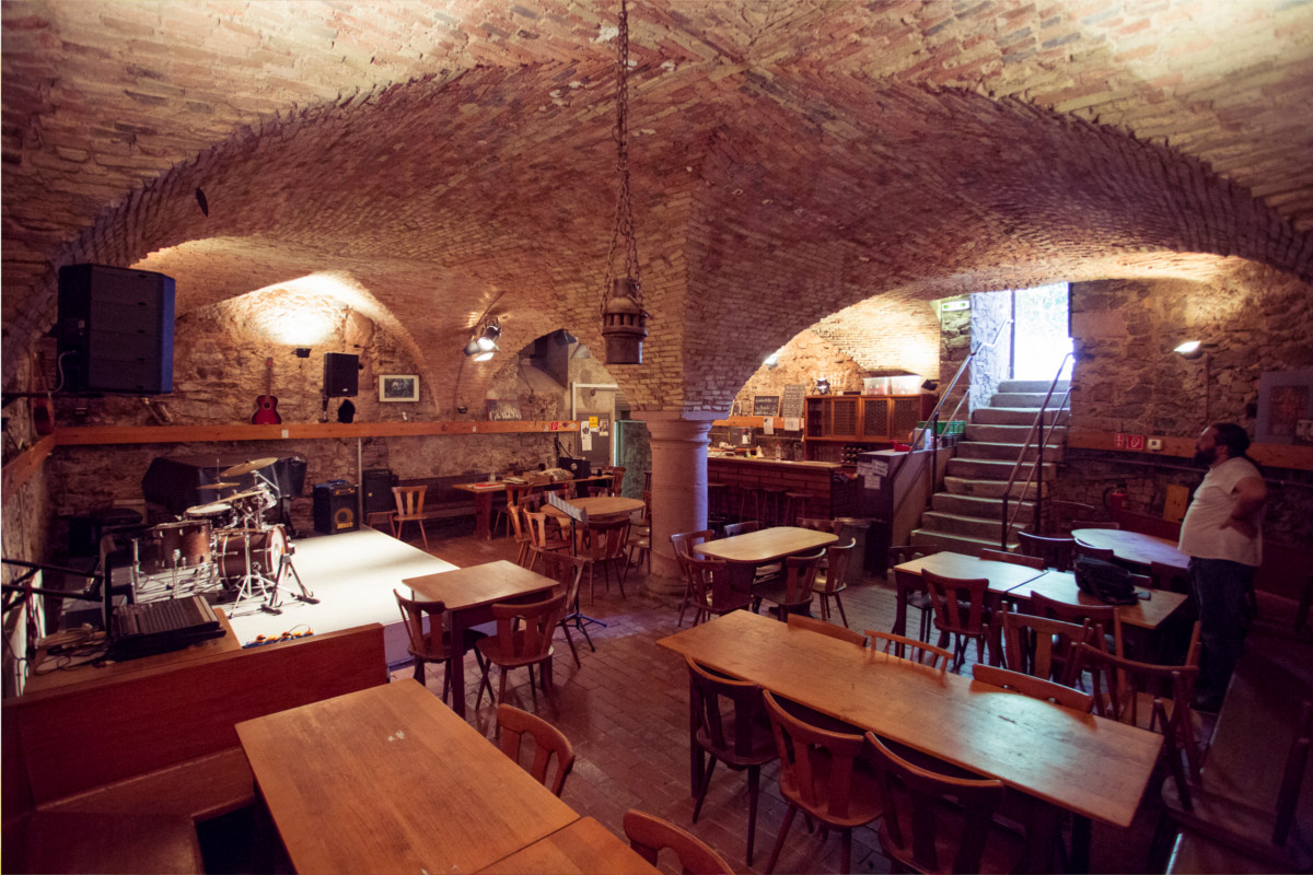 jazzclub-achteckiges-haus_89_1