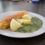 Schinken-Spargel-Päckchen mit Petersiliensoße