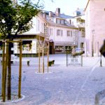 Früher war alles anders: der Stadtkirchplatz 1975 vs. 2020